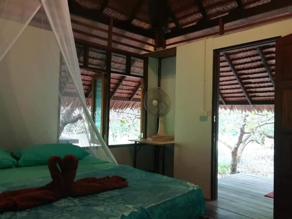 Cashew Nut Bungalow, Ko Mook Bagian luar foto